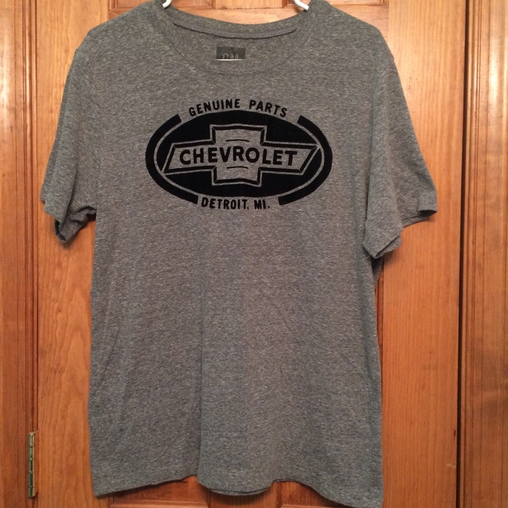 GM logo gray shirt size Large